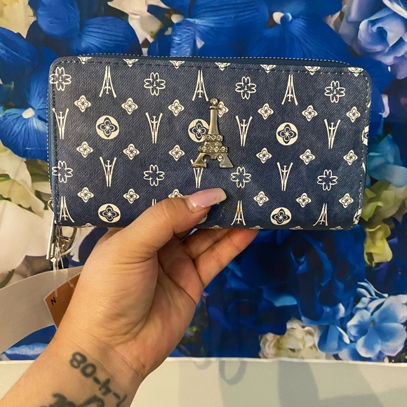 Wallet - Picture 2 of 3